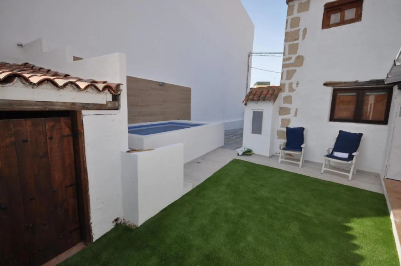 Holiday home Casaruralarona Villa Valle de San Lorenzo
