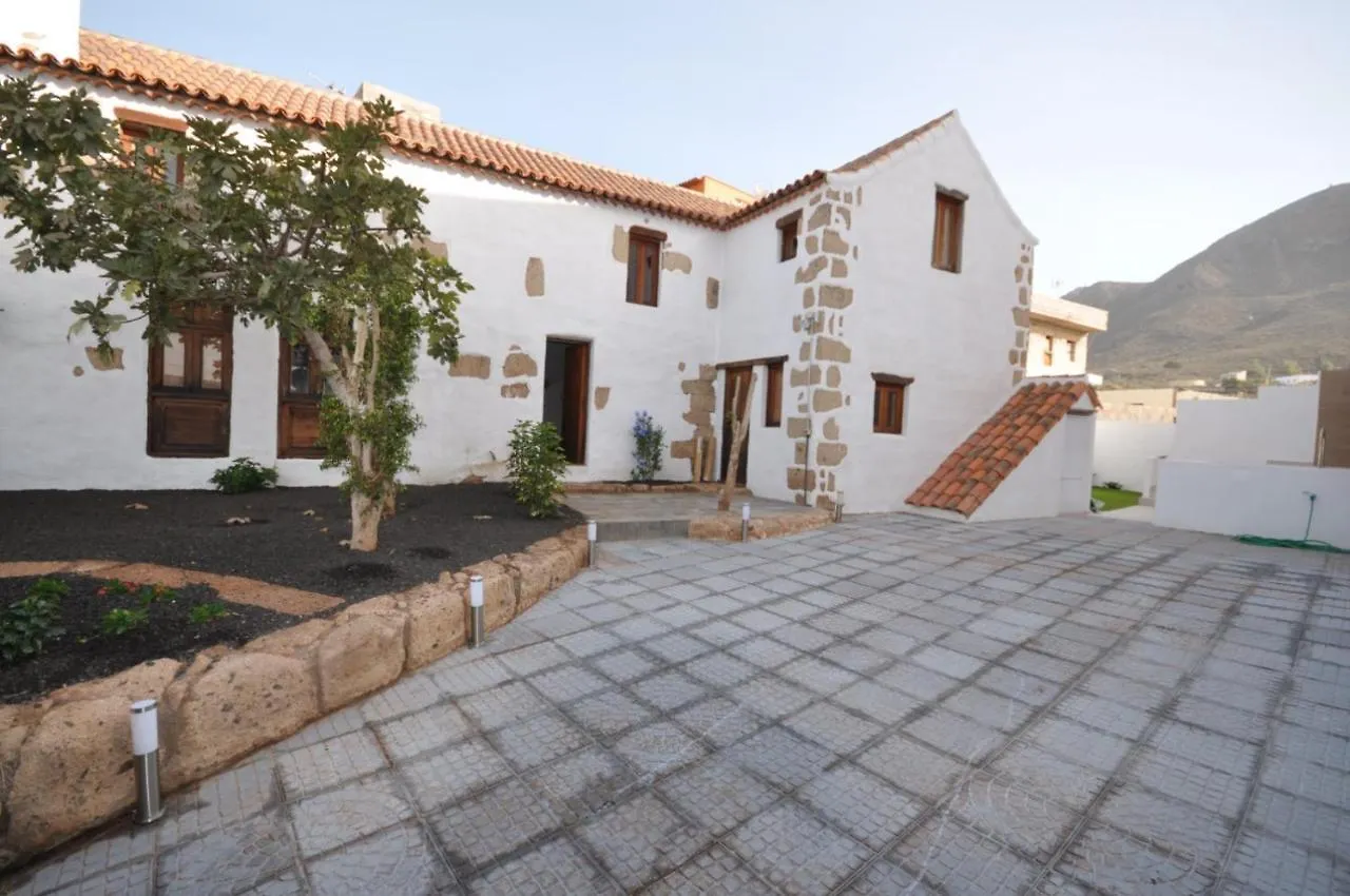 Casaruralarona contacts