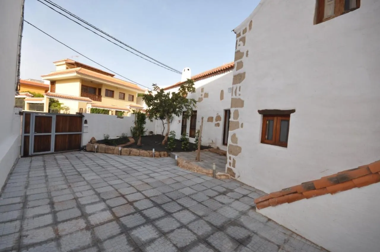 Holiday home Casaruralarona Villa Valle de San Lorenzo